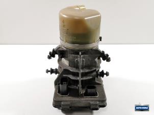 Gebruikte Pomp Servo Volvo V60 I (FW/GW) 1.6 T4 16V Prijs € 74,95 Margeregeling aangeboden door Auto Rima Druten