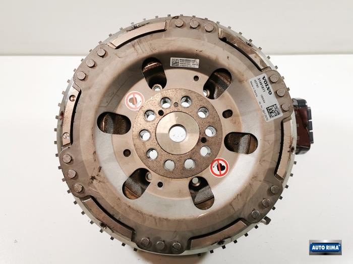 Dynamo van een Volvo XC90 II 2.0 T8 16V Twin Engine AWD 2019