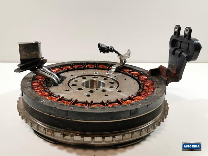 Dynamo van een Volvo XC90 II 2.0 T8 16V Twin Engine AWD 2019