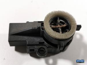 Gebruikte Temperatuursensor binnen Volvo XC70 (BZ) 2.4 D5 20V 215 AWD Autom. Prijs € 19,95 Margeregeling aangeboden door Auto Rima Druten