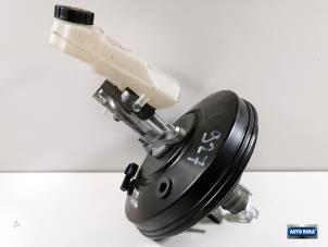 Gebruikte Rembekrachtiger Volvo V40 (MV) 2.0 D2 16V Prijs € 74,95 Margeregeling aangeboden door Auto Rima Druten