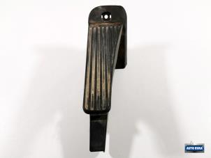 Gebruikte Gaspedaal Volvo V60 II (ZW) 2.0 D3 16V Prijs € 74,95 Margeregeling aangeboden door Auto Rima Druten