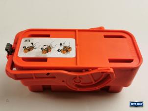 Gebruikte Hybride service plug Volvo V60 I (FW/GW) 2.4 D5 20V AWD Twin Engine Plug-in Hybrid Prijs € 49,95 Margeregeling aangeboden door Auto Rima Druten