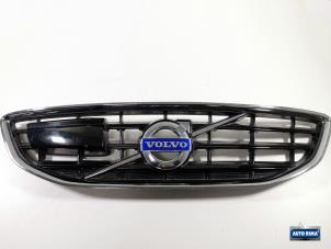 Gebruikte Grille Volvo V40 (MV) 2.0 D4 16V Prijs € 149,95 Margeregeling aangeboden door Auto Rima Druten
