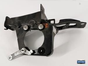 Gebruikte Chassisbalk voor Volvo V60 I (FW/GW) 2.4 D6 20V Plug-in Hybrid AWD Prijs € 49,95 Margeregeling aangeboden door Auto Rima Druten