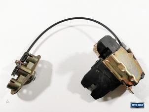 Gebruikte Slotmechaniek Achterklep Volvo S60 I (RS/HV) 2.4 20V 170 Prijs € 74,95 Margeregeling aangeboden door Auto Rima Druten