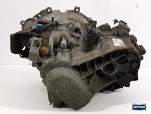 Gebruikte Versnellingsbak Volvo V70 (SW) 2.4 20V 170 Prijs € 249,95 Margeregeling aangeboden door Auto Rima Druten