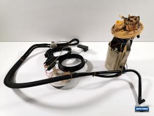 Gebruikte Benzinepomp Volvo V70 (SW) 2.4 D5 20V Prijs € 74,95 Margeregeling aangeboden door Auto Rima Druten