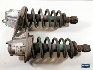 Gebruikte Schokdemper set Volvo XC70 (SZ) XC70 2.5 T 20V Prijs € 99,95 Margeregeling aangeboden door Auto Rima Druten