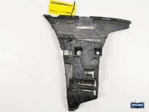 Gebruikte Bumpersteun rechts-voor Volvo V70 (SW) 2.4 20V 170 Prijs € 19,95 Margeregeling aangeboden door Auto Rima Druten