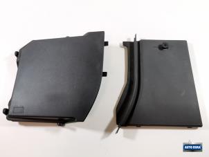 Gebruikte Accu afdekkap Volvo XC60 I (DZ) 2.4 D5 20V AWD Prijs € 49,95 Margeregeling aangeboden door Auto Rima Druten