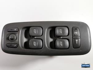 Gebruikte Raam schakelaar elektrisch Volvo V70 (SW) 2.4 20V 140 Prijs € 39,95 Margeregeling aangeboden door Auto Rima Druten