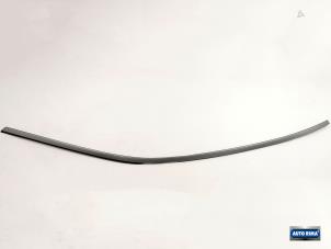 Gebruikte Daklijst rechts Volvo S60 I (RS/HV) 2.4 20V 170 Prijs € 34,95 Margeregeling aangeboden door Auto Rima Druten