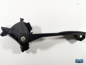 Gebruikte Gaspedaal Volvo V70 (SW) 2.4 D5 20V Prijs € 29,95 Margeregeling aangeboden door Auto Rima Druten