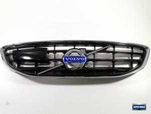 Gebruikte Grille Volvo V40 (MV) 2.0 D4 16V Prijs € 149,95 Margeregeling aangeboden door Auto Rima Druten