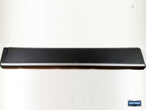 Gebruikte Deurlijst Volvo XC70 (BZ) 2.0 D3 20V Prijs € 24,95 Margeregeling aangeboden door Auto Rima Druten