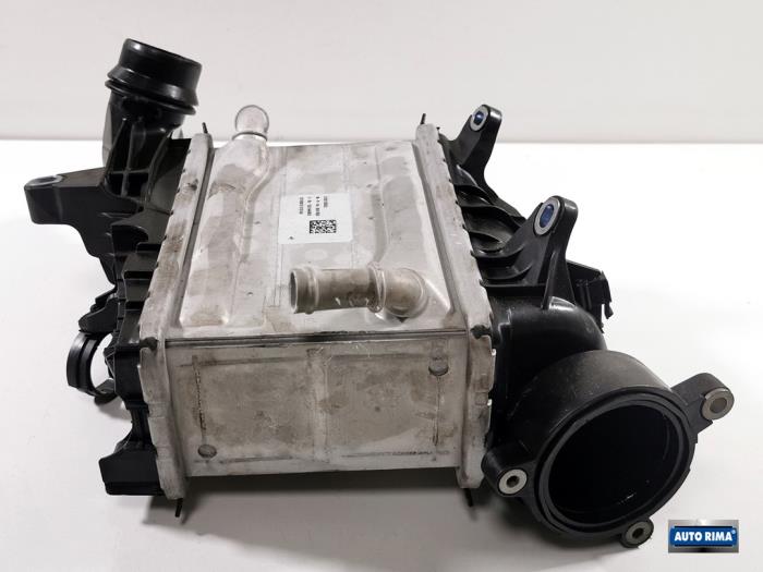 Gebruikte Intercooler Volvo V60 II (ZW) 2.0 B4 16V Mild Hybrid Prijs € 124,95 Margeregeling aangeboden door Auto Rima 