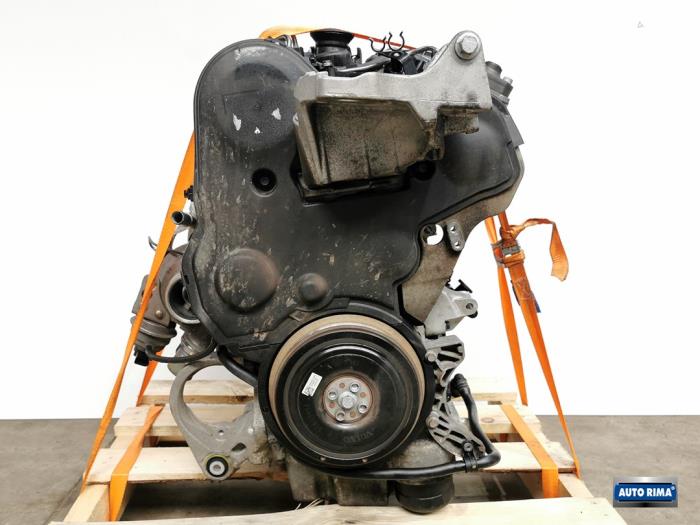 Motor van een Volvo V70 (BW) 2.0 D3 16V 2016