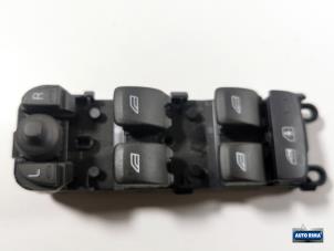 Gebruikte Ruit schakelaar elektrisch Volvo V70 (BW) 2.0 D3 16V Prijs € 49,95 Margeregeling aangeboden door Auto Rima Druten
