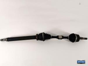 Gebruikte Aandrijfas rechts-voor Volvo V40 (VW) 1.8 16V Prijs € 99,95 Margeregeling aangeboden door Auto Rima Druten