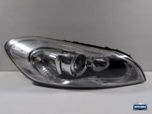 Gebruikte Rechter Koplamp Volvo C70 (MC) 2.0 D3 20V Prijs € 174,95 Margeregeling aangeboden door Auto Rima Druten