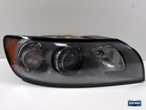 Gebruikte Koplamp rechts Volvo V50 (MW) 1.8 16V Prijs € 199,95 Margeregeling aangeboden door Auto Rima Druten