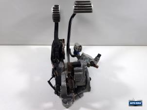 Gebruikte Rempedaal Volvo V60 I (FW/GW) 2.4 D6 20V Plug-in Hybrid AWD Prijs € 299,95 Margeregeling aangeboden door Auto Rima Druten