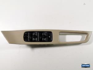 Gebruikte Raam schakelaar elektrisch Volvo V60 I (FW/GW) 2.4 D6 20V Plug-in Hybrid AWD Prijs € 74,95 Margeregeling aangeboden door Auto Rima Druten