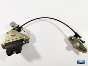 Gebruikte Achterklep Slotmechaniek Volvo S60 I (RS/HV) 2.4 20V 170 Prijs € 74,95 Margeregeling aangeboden door Auto Rima Druten