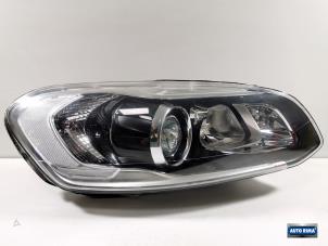 Gebruikte Koplamp rechts Volvo XC60 I (DZ) 2.0 D4 16V Prijs € 499,95 Margeregeling aangeboden door Auto Rima Druten