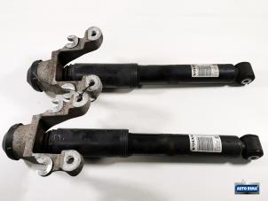 Gebruikte Schokbreker set Volvo V90 II (PW) 2.0 D3 16V Prijs € 99,95 Margeregeling aangeboden door Auto Rima Druten