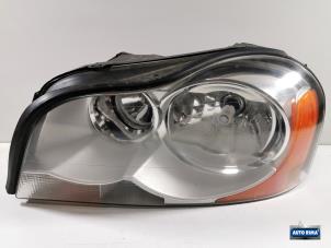 Gebruikte Linker Koplamp Volvo XC90 I 2.9 T6 24V Prijs € 349,95 Margeregeling aangeboden door Auto Rima Druten