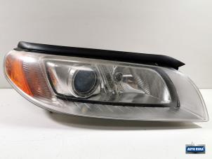 Gebruikte Koplamp rechts Volvo V70 (BW) 1.6 T4 16V Prijs € 349,95 Margeregeling aangeboden door Auto Rima Druten