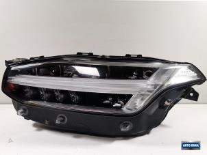 Gebruikte Koplamp links Volvo XC90 II 2.0 T8 16V Twin Engine AWD Prijs € 949,95 Margeregeling aangeboden door Auto Rima Druten