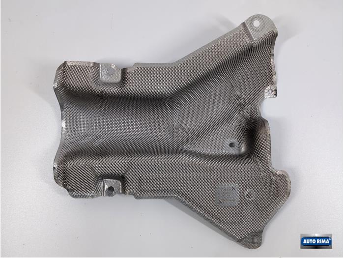 Gebruikte Hitteschild uitlaat Volvo XC90 II 2.0 T8 16V Twin Engine AWD Prijs € 49,95 Margeregeling aangeboden door Auto Rima Druten