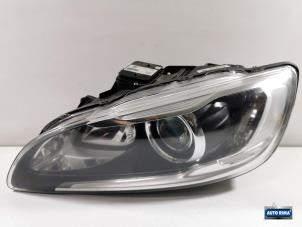 Gebruikte Koplamp links Volvo S60 II (FS) 2.0 D2 16V Prijs € 374,95 Margeregeling aangeboden door Auto Rima Druten