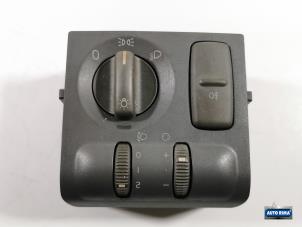 Gebruikte Licht Schakelaar Volvo V40 (VW) 1.8 16V Prijs € 49,95 Margeregeling aangeboden door Auto Rima Druten