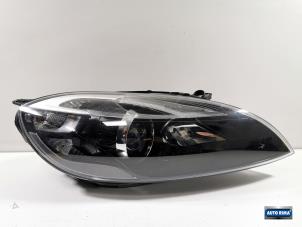 Gebruikte Koplamp rechts Volvo V40 (MV) 1.6 D2 Prijs € 349,95 Margeregeling aangeboden door Auto Rima Druten
