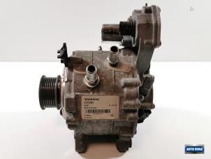 Gebruikte Dynamo Volvo V60 I (FW/GW) 2.4 D6 20V Plug-in Hybrid AWD Prijs € 649,95 Margeregeling aangeboden door Auto Rima Druten