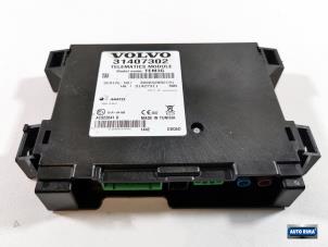 Gebruikte Telefoon Module Volvo V60 I (FW/GW) 2.0 T6 16V Prijs € 149,95 Margeregeling aangeboden door Auto Rima Druten