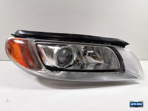 Gebruikte Koplamp rechts Volvo V70 (BW) 2.5 T 20V Prijs € 349,95 Margeregeling aangeboden door Auto Rima Druten