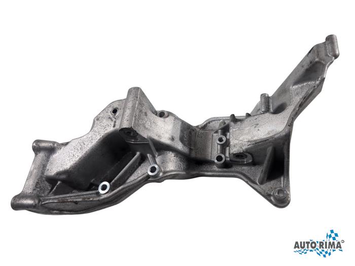 Gebruikte Dynamosteun boven Volvo V60 I (FW/GW) 2.4 D5 20V Autom. Prijs € 99,95 Margeregeling aangeboden door Auto Rima 