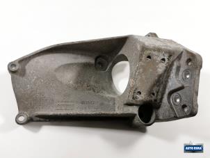 Gebruikte Motorrubber Volvo V60 II (ZW) 2.0 D3 16V Prijs € 24,95 Margeregeling aangeboden door Auto Rima Druten