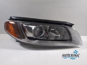 Gebruikte Koplamp rechts Volvo V70 (BW) 2.0 D3/D4 20V Prijs € 349,95 Margeregeling aangeboden door Auto Rima Druten