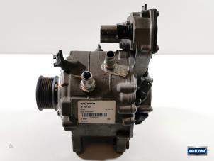 Gebruikte Alternator Volvo V60 I (FW/GW) 2.4 D5 20V AWD Twin Engine Plug-in Hybrid Prijs € 649,95 Margeregeling aangeboden door Auto Rima Druten