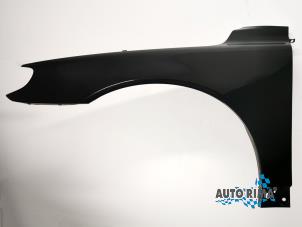 Gebruikte Scherm links-voor Volvo V70 (BW) 2.0 16V Prijs € 149,95 Margeregeling aangeboden door Auto Rima Druten