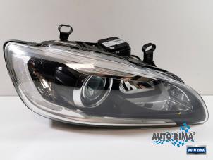 Gebruikte Koplamp rechts Volvo V60 I (FW/GW) 2.4 D6 20V Plug-in Hybrid AWD Prijs € 374,95 Margeregeling aangeboden door Auto Rima Druten