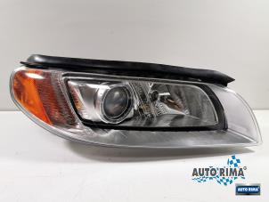 Gebruikte Koplamp rechts Volvo V70 (BW) 2.5 T 20V Prijs € 349,95 Margeregeling aangeboden door Auto Rima Druten