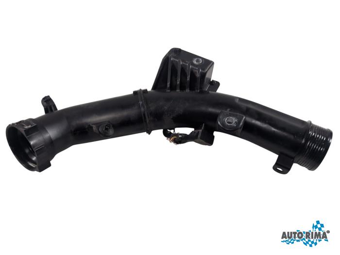 Gebruikte Intercooler Buis Volvo XC40 (XZ) 1.5 T3 12V Prijs € 74,95 Margeregeling aangeboden door Auto Rima 