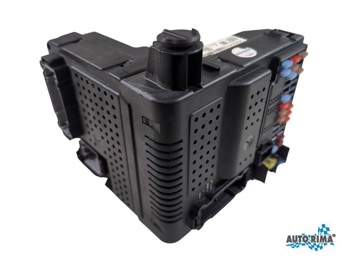 Gebruikte Central electronic module Volvo V70 (SW) 2.4 20V 170 Prijs € 149,95 Margeregeling aangeboden door Auto Rima 